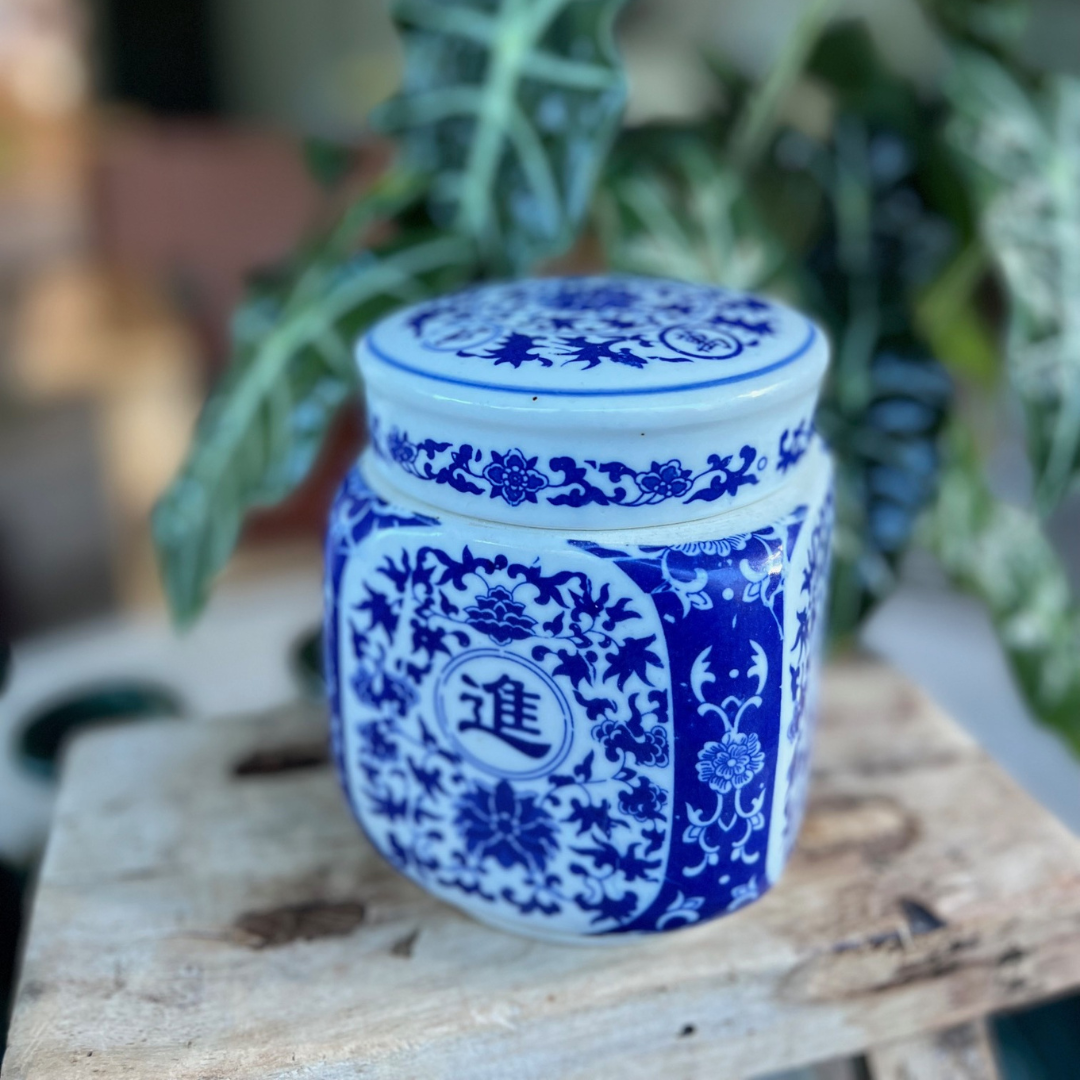 CANDLE: Floral Blue & White Teabox