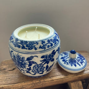 CANDLE: Floral Blue and White Teabox-Mui Wo scent (pointy lid)